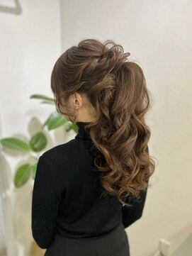 マーリー(marlee) ふわふわポニーテール