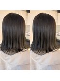オリーブグレージュ×ミディアムスタイル