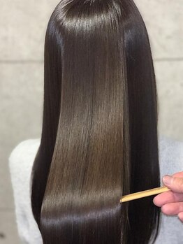 ボタニウムドットアン バイ アールサロン(BOTANIUM.An by Rr SALON)の写真/<自然な仕上がりとツヤを>気になるふくらみを抑えて、ナチュラルな艶感ストレートを★[安城/西尾/学割U24]
