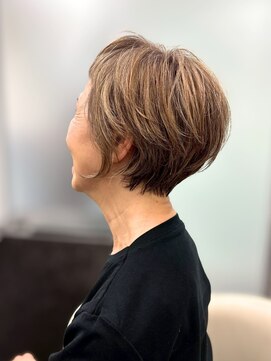 ジエクトアイロ 江坂駅前 似合わせショートボブ/フェザーショート/細めハイライト