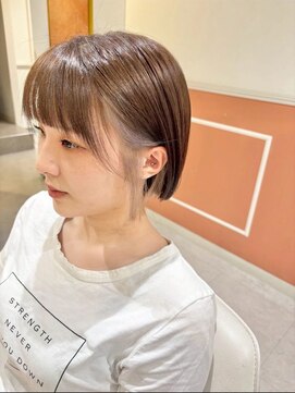 スペックホルダーミミ(Spec Holder mimi) 小顔見せホワイトベージュショート