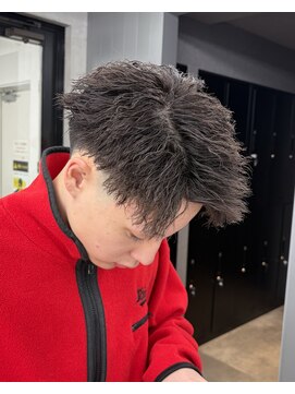 アクロ(ACRO) 広島メンズ/ツイストスパイラル/フェード/縦落ちパーマ