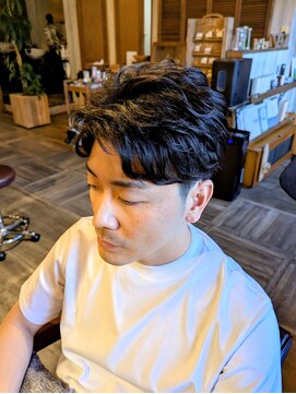 ヘアードレスビュー(hair dress V.I.E.W) スタイリングも楽ちん♪メンズパーマ