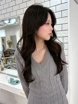 ロマーリ(LOMARLIE)&nbsp;フェアリーレイヤー20代30代40代くびれヘアダークブラウンカラー