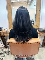 ルッソリベラ 池袋(Lusso libera)&nbsp;ハイレイヤーカット×ブルー[30代/40代/50代]