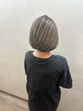 アムドット(Amu.) バレイヤージュケアブリーチダブルカラー丸みボブショートボブ