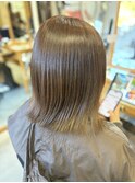 オリーブベージュ