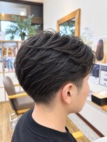 ウル(ULU.) 短髪から伸ばしている途中におすすめ!フェザーショート