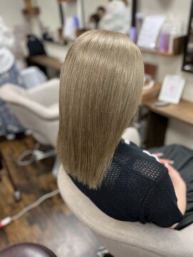 ルフレ 新宿本店1st(Reflet) ミルクティーベージュ