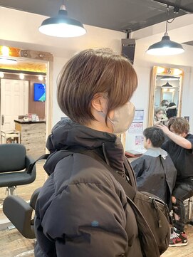 エイト プラット 渋谷2号店(EIGHT plat) 大人可愛い前下がりショートボブ　スモークベージュ2/3