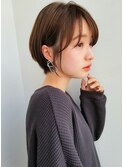 小顔に見える簡単スタイリングな耳かけショートボブ