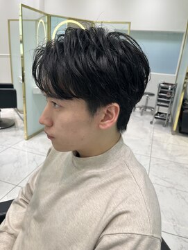 六本木美容室 白金店 20代30代爽やかショート/センターパート