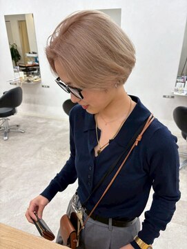 セイル(Sail) やわらかく光をまとうハイトーンショート