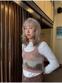 ベージュ
