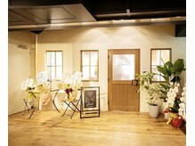 ココア(Cocoa)の雰囲気(湘南モノレール江の島駅ビル内2F♪5Fには絶景のルーフデッキ)