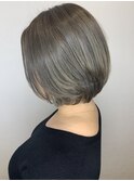 ハイトーンカラー(ほんのりラベージュ)×大人ボブ