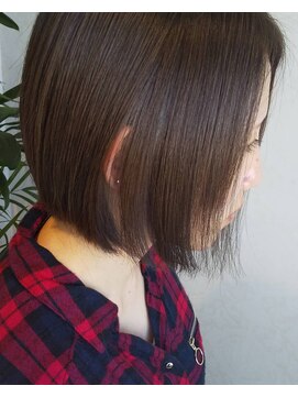 ヴァンカウンシル 伊那(VAN COUNCIL) バッサリボブカット&インナーカラー