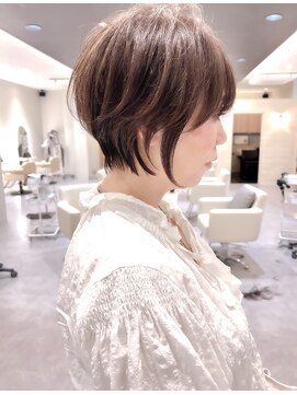 ヴィサージュタイム(VISAGE thyme) 大人丸みショートボブ/丸みショート/ハイライト/ベージュ