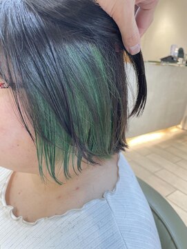 テトラ バイ ネオリーブ 横浜西口店(tetra by neolive) 横浜★ブリーチインナーグリーン