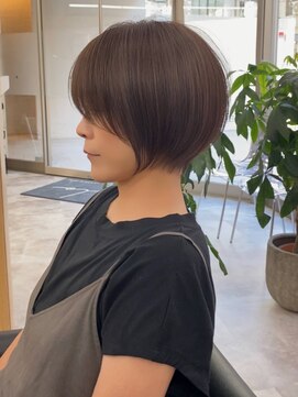 アロ 大阪梅田(alo) 【松本聖】脱白髪染めショート《大阪梅田》