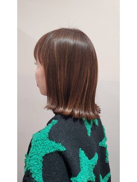 ヴァニラ(VANILLA) 前上がり切りっぱなしボブ　外ハネ