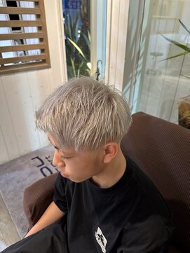 マリブヘアリゾート 太田店(malibu hair resort) ホワイトカラー/ブリーチカラー