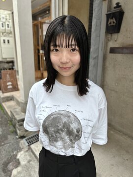 エヴリンアンドペイジ(Evelyn&paige) ミディアムストレート【神戸元町】