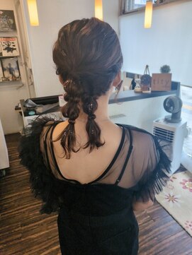 ティティーサッポロ(tity sapporo) 編みおろしツインアレンジ