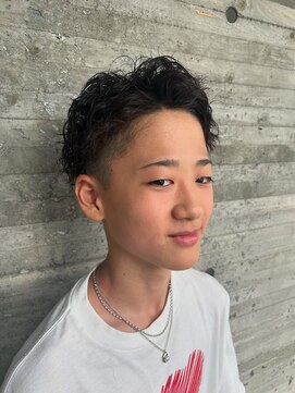 アカヒゲ 新札幌店(AKAHIGE) キッズカット 波巻き ツイストスパイラルパーマ