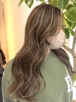 ヨロ 小岩(YOLO)&nbsp;小岩ハイライトミルクティーグレージュレイヤーカット