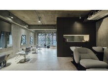 スイム(suim)の雰囲気（開放感がありリラックスできる空間）