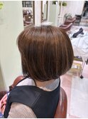大人の上品丸みショートボブ×立体感を生む3Dハイライト