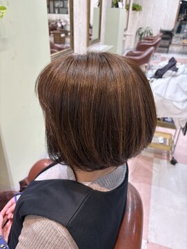 ネクサス ロット 八千代台店(NEXUS-Lot) 大人の上品丸みショートボブ×立体感を生む3Dハイライト