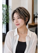 バグズ(Baguz)&nbsp;大人小顔白髪ぼかしハンサムショート