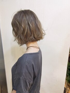 レイラバイアフロート 吉祥寺(Lila by afloat) 【アフロート小笠原】切りっぱなしジェンダーレスボブ