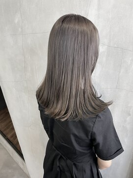 ティティ(TiTi) ブリーチあり！ニュアンスカラー[TiTi_栗林れい]