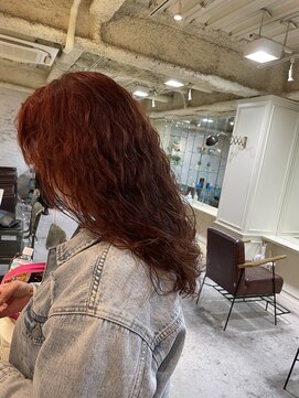 ロロ(ro-ro) 【恵比寿 ro-ro】癖毛を活かしたオレンジカーリーヘア