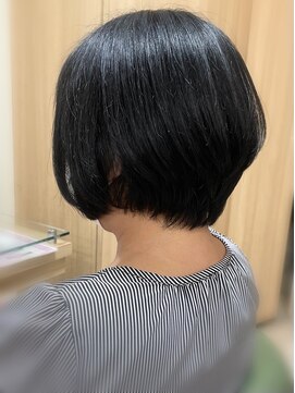 アエラス(Aeolus) 香草カラー艶々ショートボブ