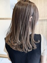 エマヘアーアアトリエ(Emma hair Atelier)