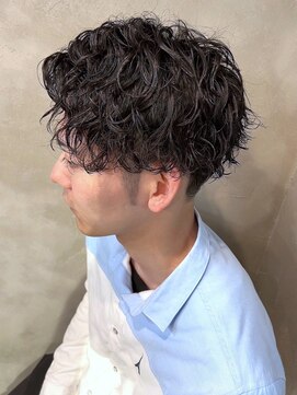 ディスイズバーバーサード(THIS IS BARBER 3rd) 波巻きパーマ　サイドパート　ツーブロック　束感