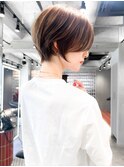 アプリコットオレンジ顔周りハイライトカラーショートくびれヘア