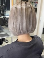 エイチ(H)&nbsp;xブリーチ/イメチェン/ホワイトブロンド/外ハネボブ/美髪/