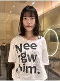 暗めカラーグレージュ×ミディアムヘア