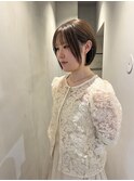 ショートボブ×オリーブベージュ