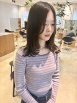 ラビリンス(Labyrinth)&nbsp;前髪センター分け人気の顔周りレイヤーのセミロング