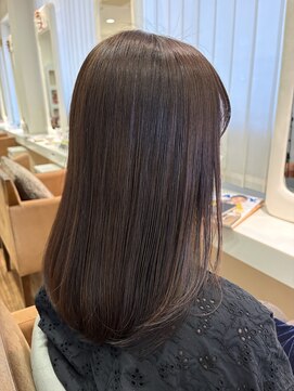 アーブ(hair and make urb) 40代アッシュセミロング