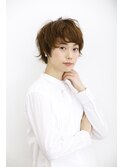 大人可愛い外ハネパーマでふんわりショートカット
