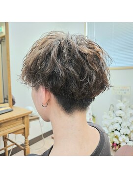 タスクヘアー(task hair) ツイストスパイラルパーマ×エアリーマッシュ刈り上げショート