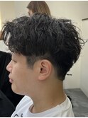 ワンカールパーマ/センターパート/刈り上げ