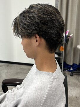 イーラ(era) センターパート/メッシュ/ニュアンスパーマ/メンズ/眉毛